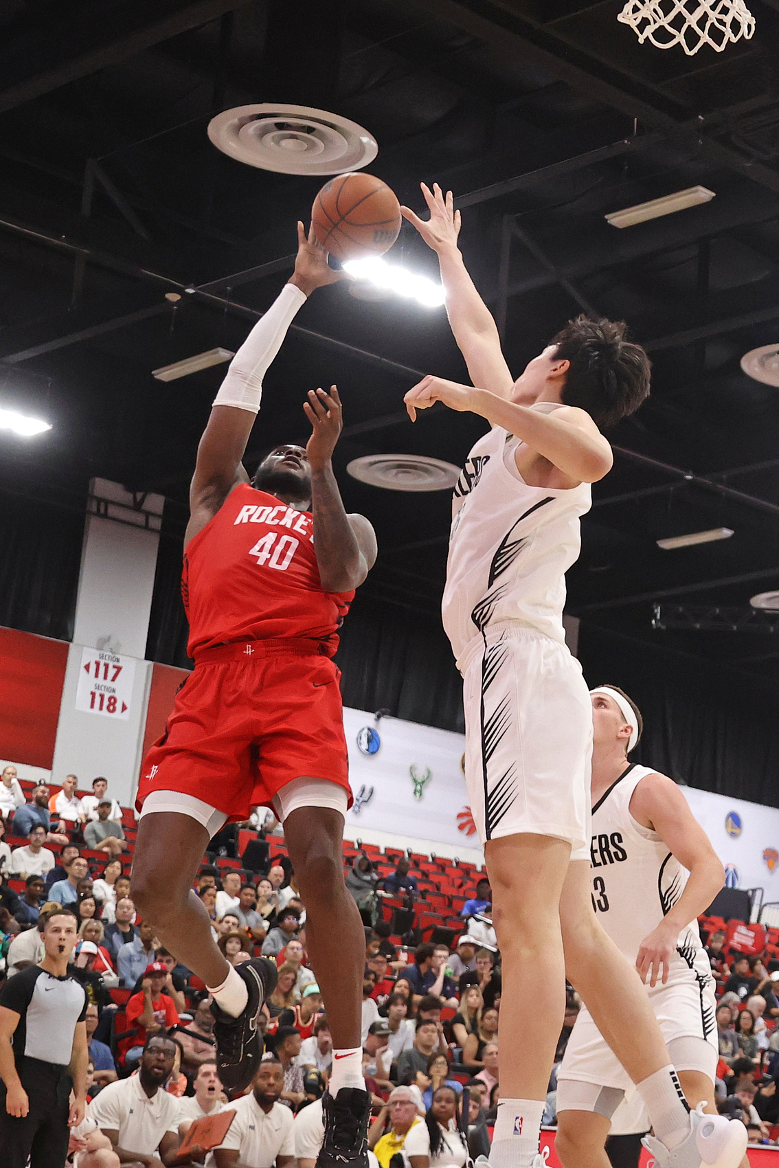 波特兰开拓者训练开放日,转会期单刀错失引欢呼,NBA常规赛在即,训练强度明显提升的简单介绍 波特兰开拓者训练开放日,转会期单刀错失引欢呼,NBA常规赛在即,训练强度明显提升的简单介绍