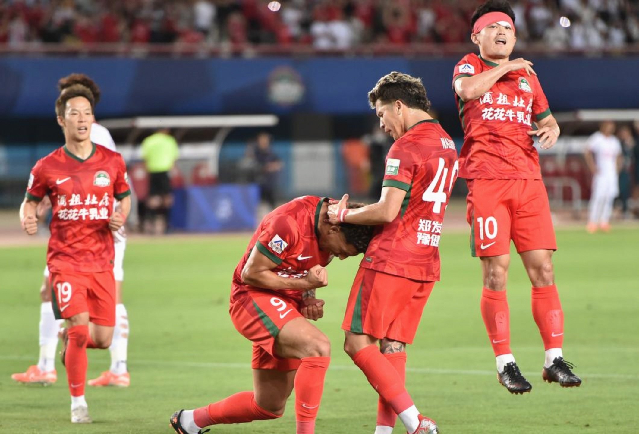 包含金州勇士转会期绝杀压哨成都蓉城战术微调备战NBA季后赛，网友：清晨费耶诺德备战足总杯的词条